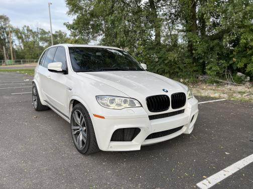 Photo 2 of 17 of 2013 BMW X5 M Base