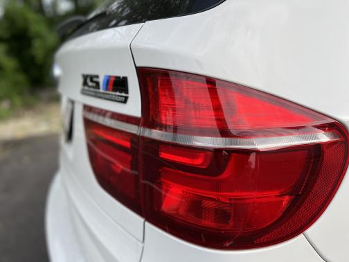 Photo 4 of 17 of 2013 BMW X5 M Base