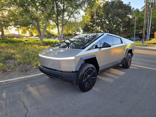 2024 Tesla Cybertruck AWD