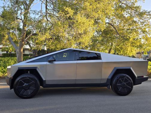 2024 Tesla Cybertruck AWD