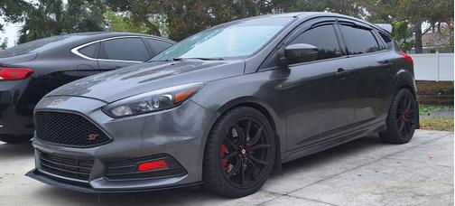 2018 Ford Focus ST Base