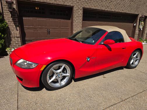 Red 2007 BMW Z4 3.0si Roadster