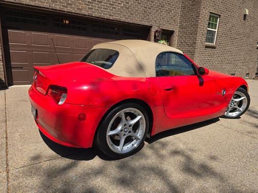 Red 2007 BMW Z4 3.0si Roadster