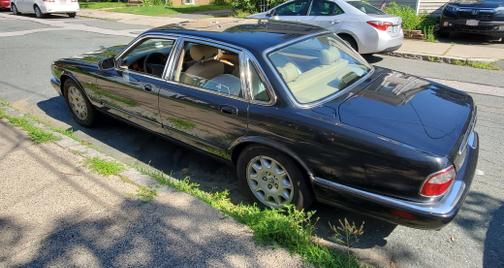 1998 Jaguar XJ Base