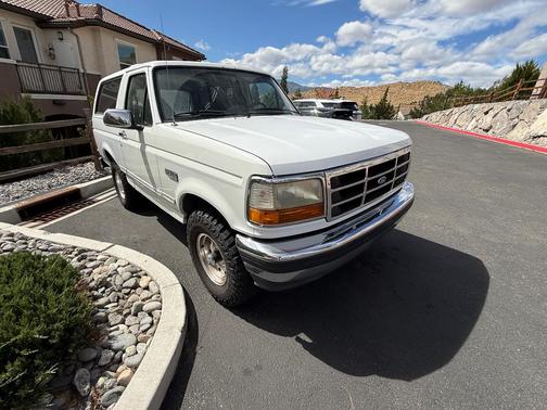 White 1995 Ford Bronco XLT