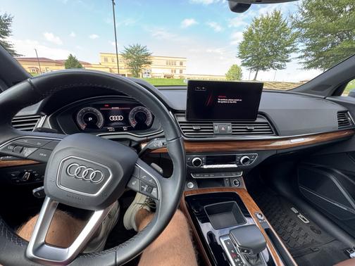 2022 Audi Q5 45 S line Premium Plus
