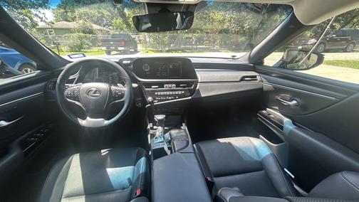 2022 Lexus ES 350 Base