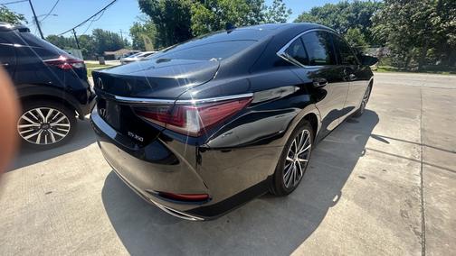 2022 Lexus ES 350 Base