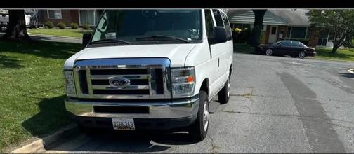 2011 Ford E350 Super Duty XL