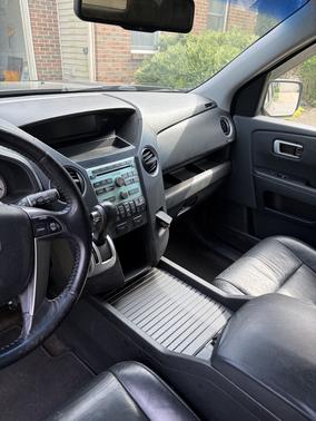 Gray 2011 Honda Pilot EX-L