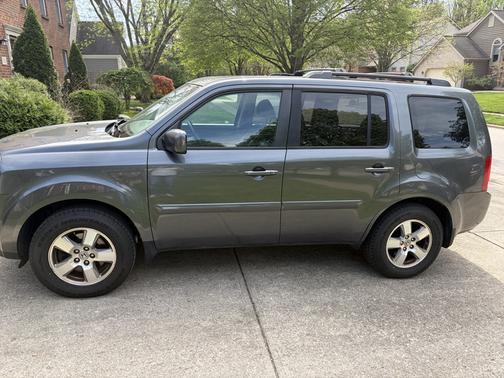 Gray 2011 Honda Pilot EX-L