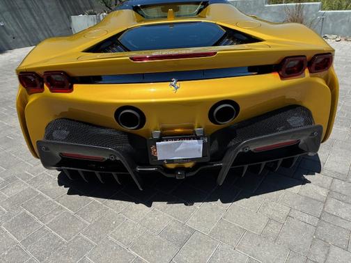 2024 Ferrari SF90 Spider Base