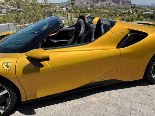 2024 Ferrari SF90 Spider Base