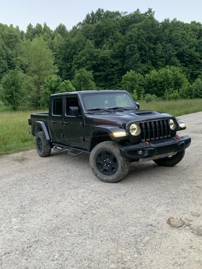 Gray 2022 Jeep Gladiator Mojave