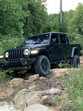 Gray 2022 Jeep Gladiator Mojave