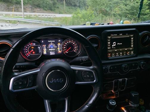 Gray 2022 Jeep Gladiator Mojave