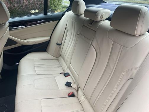 Gray 2018 BMW 540 i