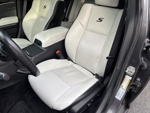 2017 Chrysler 300 S