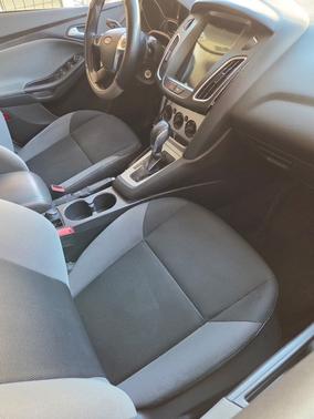 White 2014 Ford Focus SE