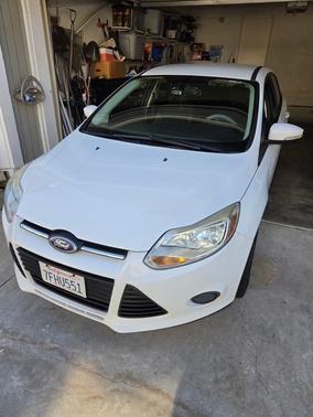 White 2014 Ford Focus SE