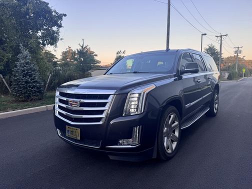 2016 Cadillac Escalade ESV Luxury