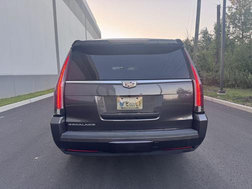 2016 Cadillac Escalade ESV Luxury