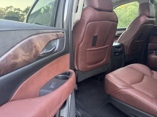 2016 Cadillac Escalade ESV Luxury