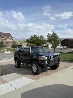 Black 2006 Hummer H3 Base