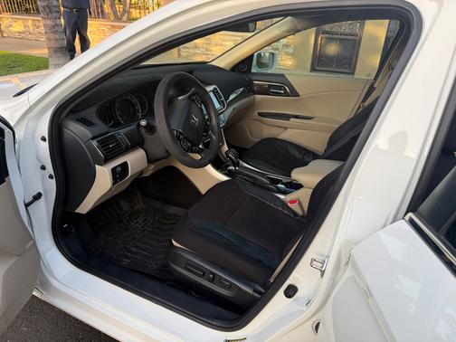 White 2017 Honda Accord EX w/Honda Sensing