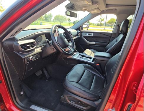 Red 2022 Ford Explorer Limited