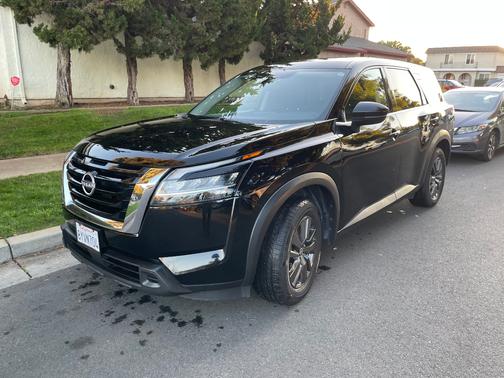 2022 Nissan Pathfinder S