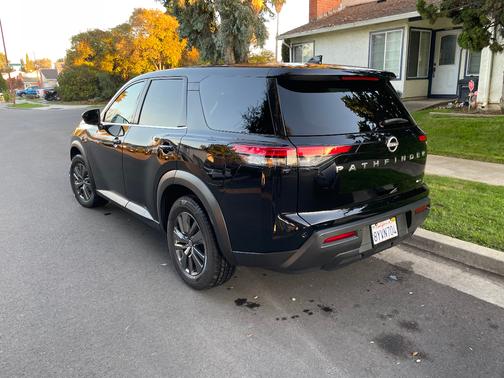 2022 Nissan Pathfinder S