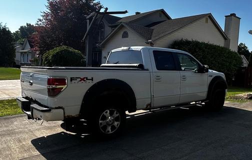 White 2009 Ford F-150 Lariat SuperCrew