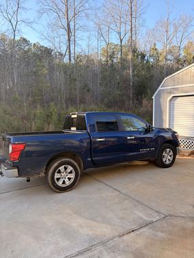 2019 Nissan Titan SV