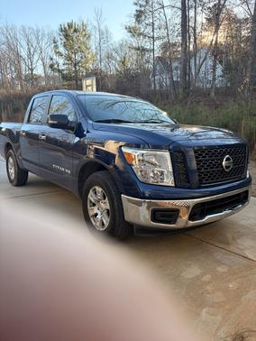 2019 Nissan Titan SV