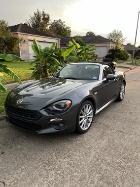 2017 FIAT 124 Spider Lusso