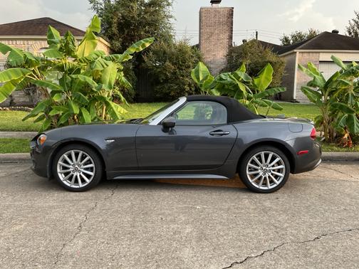 2017 FIAT 124 Spider Lusso