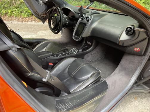 2017 McLaren 570S Base