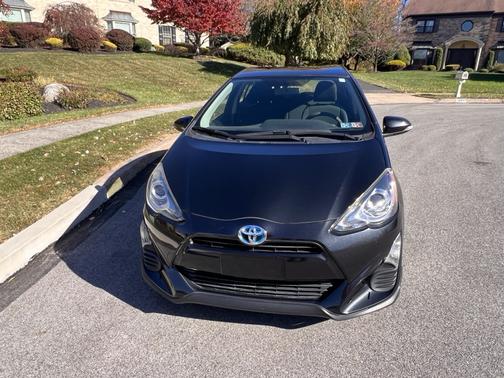 2016 Toyota Prius c Four