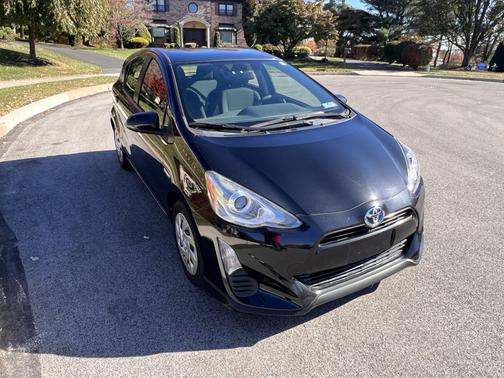 2016 Toyota Prius c Four