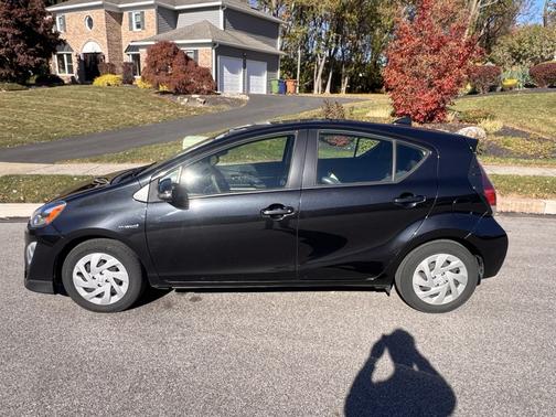 2016 Toyota Prius c Four