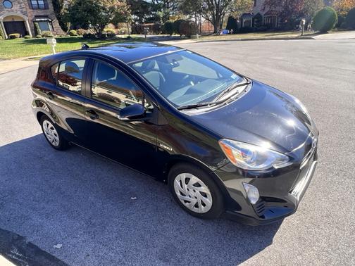 2016 Toyota Prius c Four