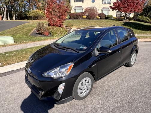 2016 Toyota Prius c Four
