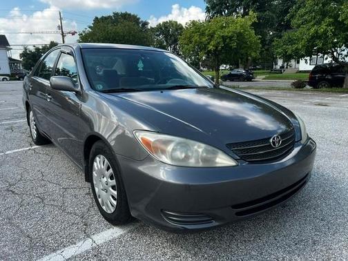Gray 2002 Toyota Camry SE
