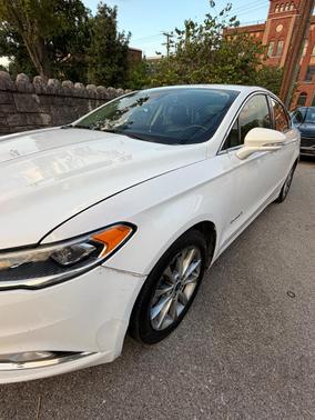 White 2017 Ford Fusion Hybrid SE
