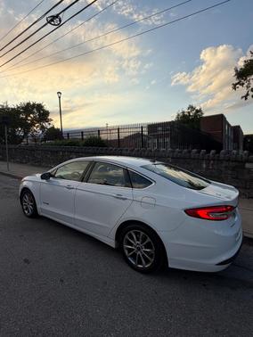 White 2017 Ford Fusion Hybrid SE