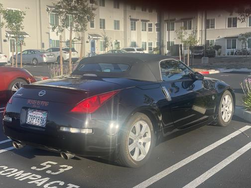 Black 2005 Nissan 350Z Touring