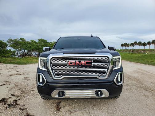 Black 2019 GMC Sierra 1500 Denali