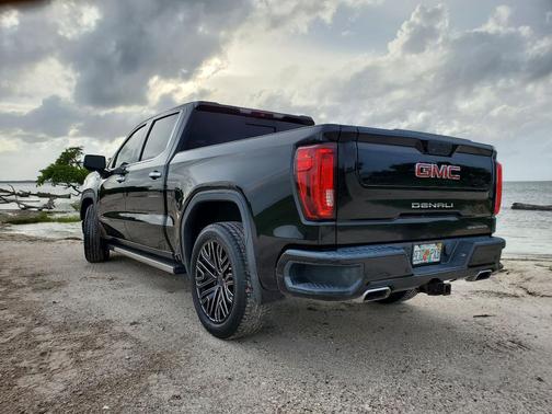 Black 2019 GMC Sierra 1500 Denali