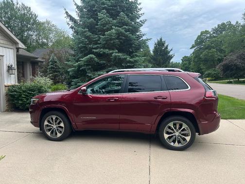 Red 2019 Jeep Cherokee Overland